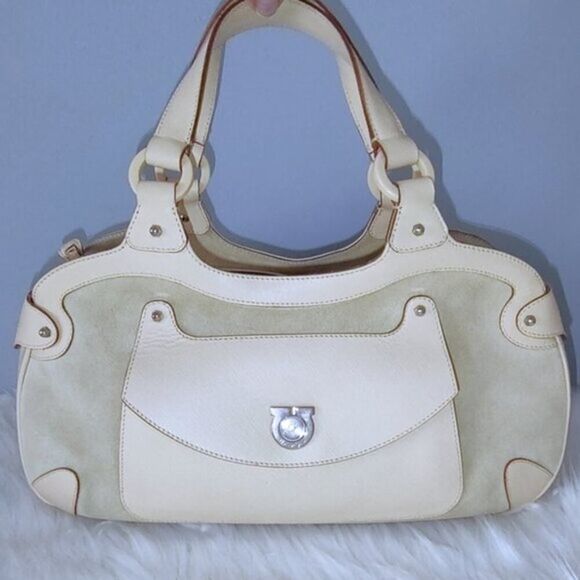 Ferragamo suede gancini shoulder bag EUC - Picture 2 of 10